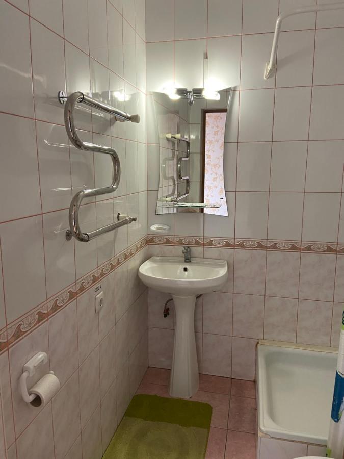 Золотий Лев Hotel Zvenyhorodka Bagian luar foto