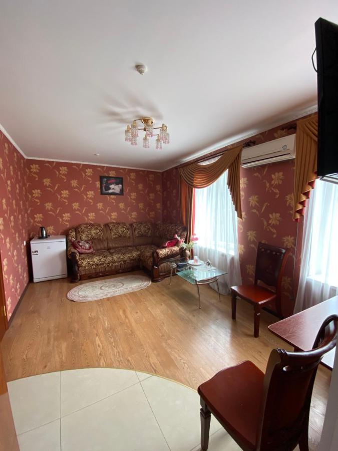 Золотий Лев Hotel Zvenyhorodka Bagian luar foto