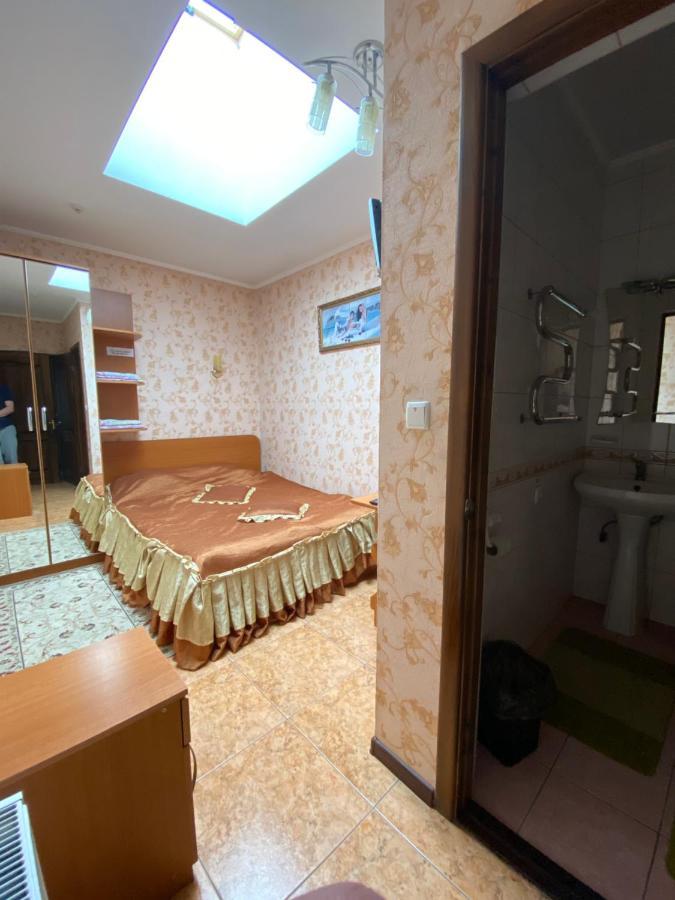 Золотий Лев Hotel Zvenyhorodka Bagian luar foto
