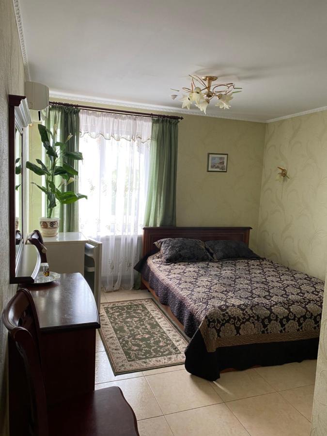 Золотий Лев Hotel Zvenyhorodka Bagian luar foto